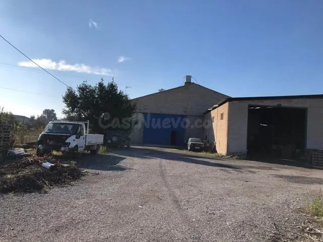Finca Rústica con 2 Navesde 400 m2 aprox, cada una y una cas - foto 4