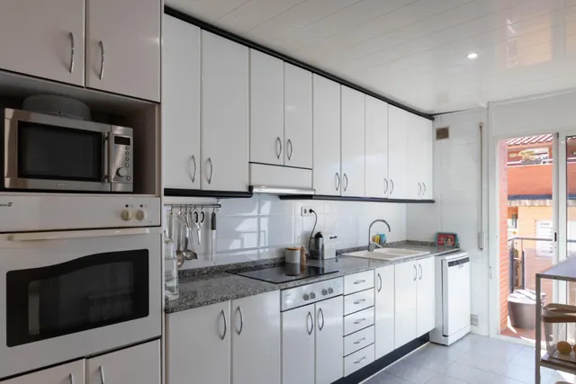 Atico / duplex en escuelas, junto zona universitaria. 4 habitaciones + estudio. terraza. orientado a sur. — 10