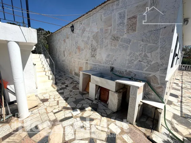 ¡VISTAS A LAS MONTAÑAS! CHALET CON TERRENO RÚSTICO, TERRAZA, PISCINA Y GARAJE CUBIERTO — 27