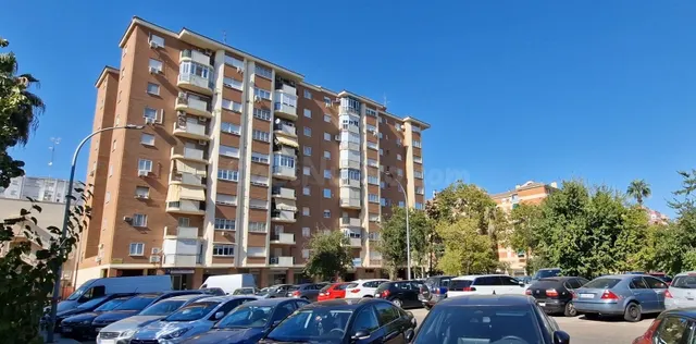 PISO AMUEBLADO DE 4 DORMITORIOS 2 BAÑOS EN ALQUILER EN VALDE