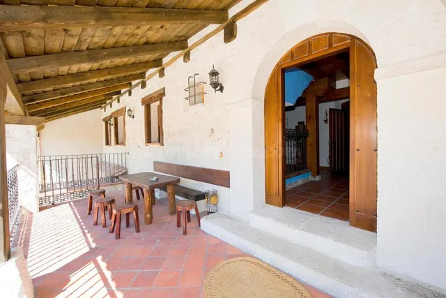 Encantadora Casa Rural en Funcionamiento con Opción de Vivie - foto 3
