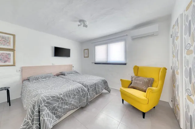 Finca independiente con jardín privado y vistas abiertas en Las Cabreras, Lanzarote. — 33