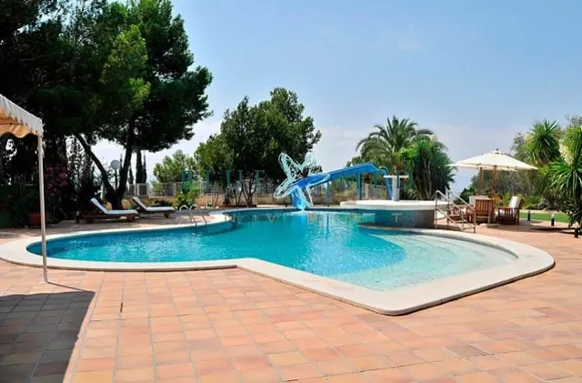 IMPRESIONANTE CHALET EN URBANIZACIÓN ALTORREAL - foto 3