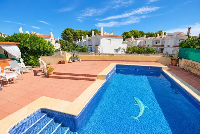 Descubre esta impresionante villa reformada ubicada cerca de - foto 3