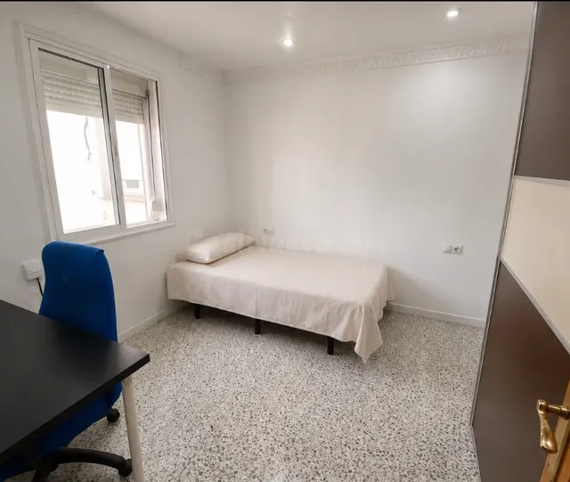 SE ALQUILA PISO EN TIRO DE LÍNEA - foto 3