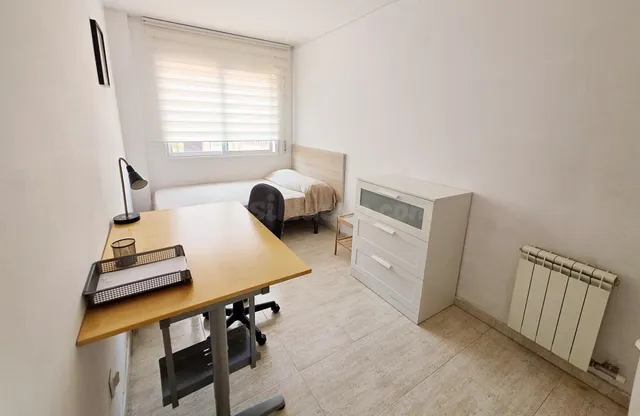 ¡CHICAS ESTUDIANTES! PISO DE TRES habitaciones EN ALQUILER, CON PLAZA DE GARAJE EN VILLANUEVA DE LA CAÑADA — 14