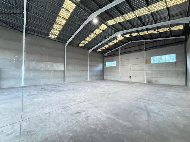 Nave Industrial en Alquiler de 330 m2 + 210 m2 de Patio | 540 m2 de Parcela — 9