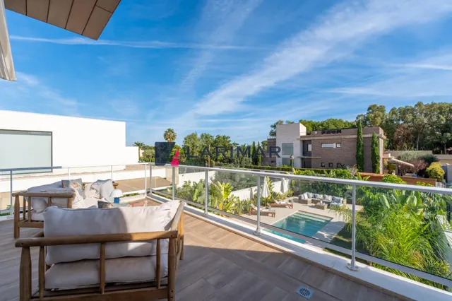 ✨ exclusiva propiedad en esquina con 393 m2 de parcela, piscina privada y energía solar en zona nou nazareth San Juan de Alicante — 47