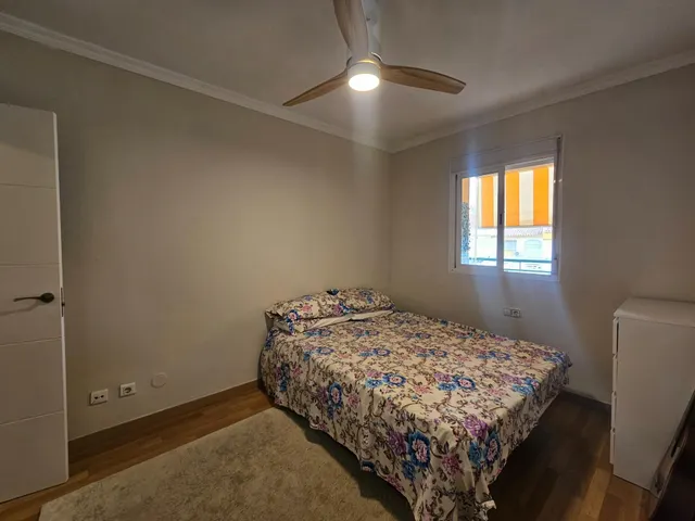 Piso familiar con Garaje, Trastero y Piscina en El Pinillo, a 800 Metros del Mediterráneo — 23