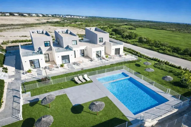 Villa adosada con 3 dormitorios lista para entrar a vivir en - foto 4