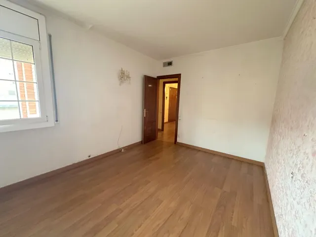 Amplio Piso en Venta 4h en Sant Boi de Llobregat - Zona Vinyets — 14