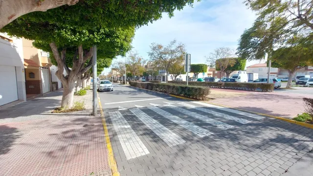 Amplio Local Comercial en El Ejido - Ideal para Negocios Eme - foto 4
