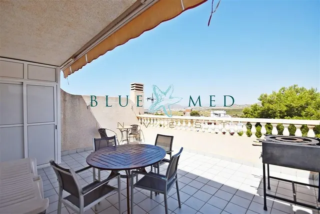 APARTAMENTO CON AMPLIA TERRAZA, PISCINA COMUNITARIA Y VISTAS - foto 3