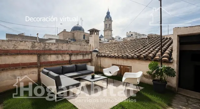 ¡OPORTUNIDAD DE INVERSIÓN! AMPLIA CASA CON TERRAZA EN EL CEN - foto 2