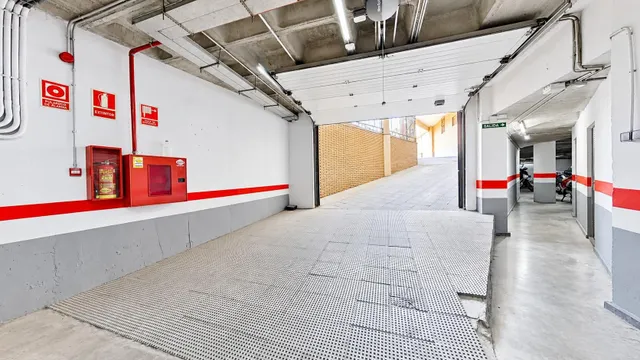 Bonito piso exterior y luminoso de dos dormitorios, baños y aseo en Albolote junto al metro y con plaza de garaje — 29