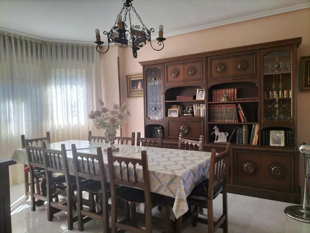 Amplia Casa en Melgar de Fernamental con Jardín y Terraza — 23