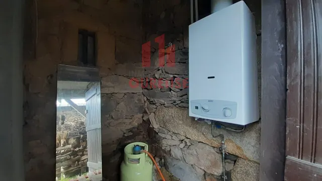 CASA CON GALPÓN, PATIO Y PEQUEÑA PARCELA CERCA DE CELANOVA — 21