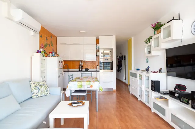 Atractivo apartamento en una ubicación céntrica de Playa del Inglés – con vistas a la piscina — 9