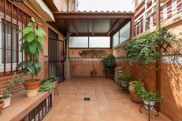 Adosado “Dos en Uno” con apartamento independiente. — 12
