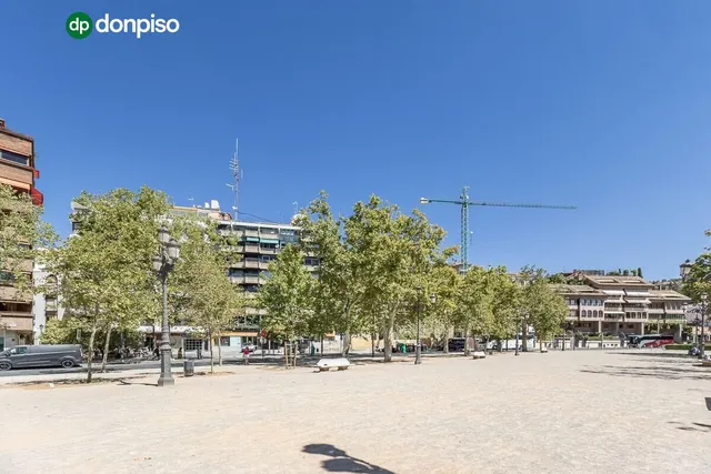 EXCLUSIVO INMUEBLE EN PLAZA DE CARRETAS, JUNTO AL EMBLEMÁTICO PASEO DEL SALÓN — 28