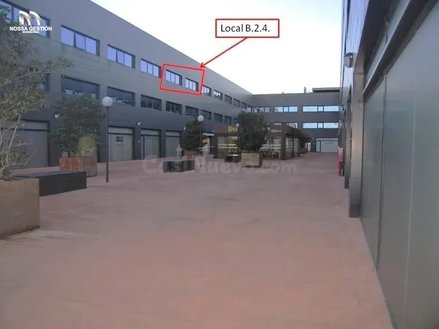 Exclusiva Oficina en Alquiler en el Centro de Negocios SUR - - foto 5