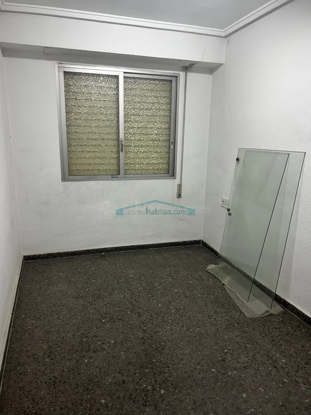 Vive en pleno centro de Llíria y crea un hogar completamente - foto 5