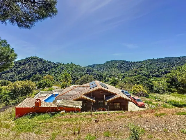 Hermosa casa en el campo, con vistas espectaculares al mar y - foto 3