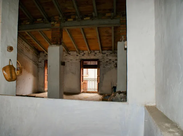 Amplia casa con patio interior en Font de la Figuera — 23