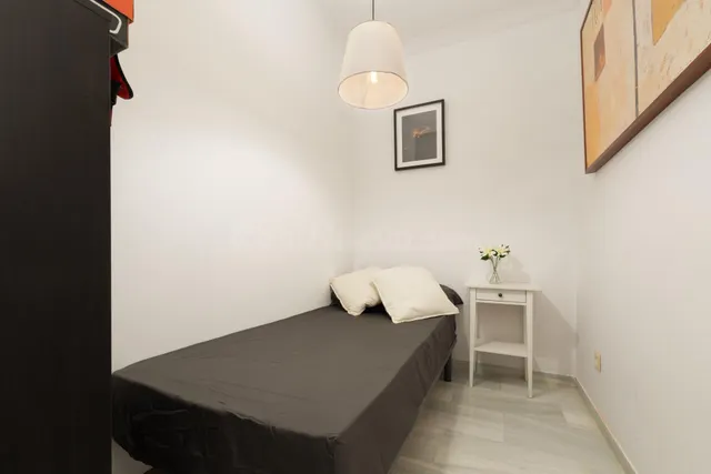 PISO DE 1 DORMITORIO + HABITACIÓN AUXILIAR Y AMPLIA TERRAZA  - foto 5