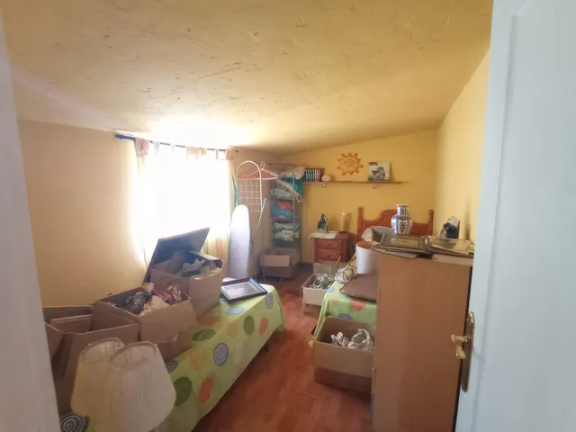 VENTA DE CHALET Y APARTAMENTO — 34