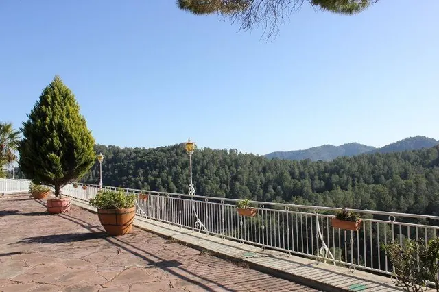 Villa exclusiva con dos residencias, piscinas y completas instalaciones deportivas en Favara, Valencia — 21