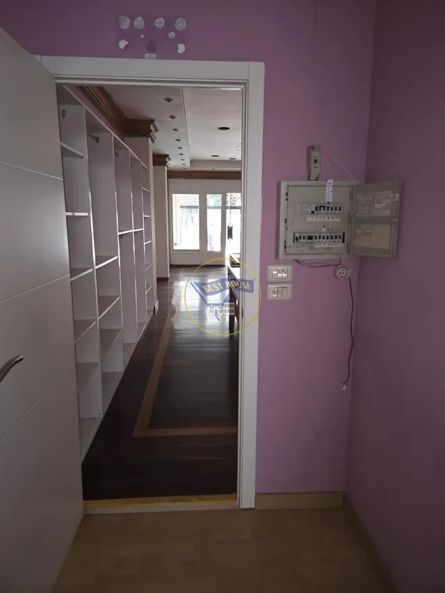 Amplio local comercial en zona de paso — 16