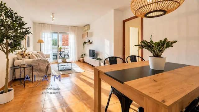 Piso muy céntrico con 4 habitaciones - foto 4