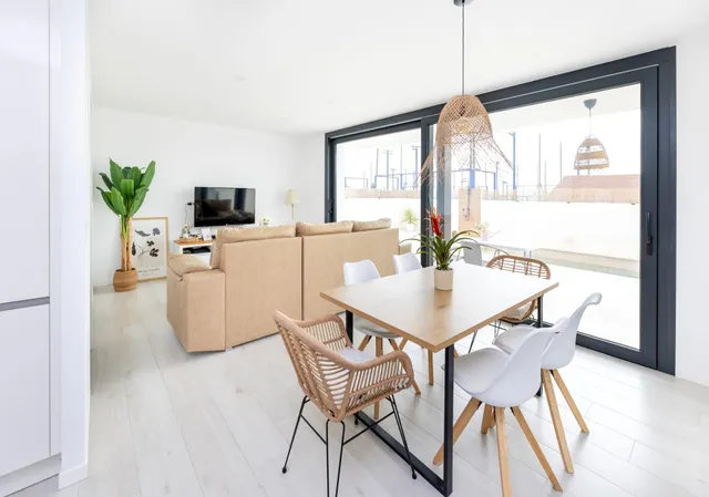 Bonita casa independiente de reestreno en zona residencial de la Zubia — 28
