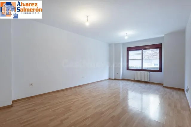 Ático dúplex junto Alhamar con 2 garajes y 2 trasteros — 5