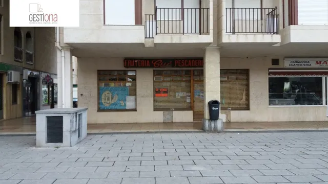 LOCAL COMERCIAL EN EL CENTRO DE LA VILLA. NOJA — 2