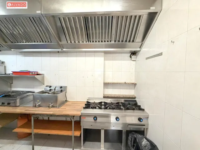 ¡local comercial en venta a 100 m del mar con amplia terraza y salida de humos! — 17