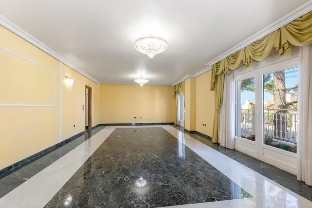 Oportunidad villa de lujo con mas de 500m2 de vivienda — 10