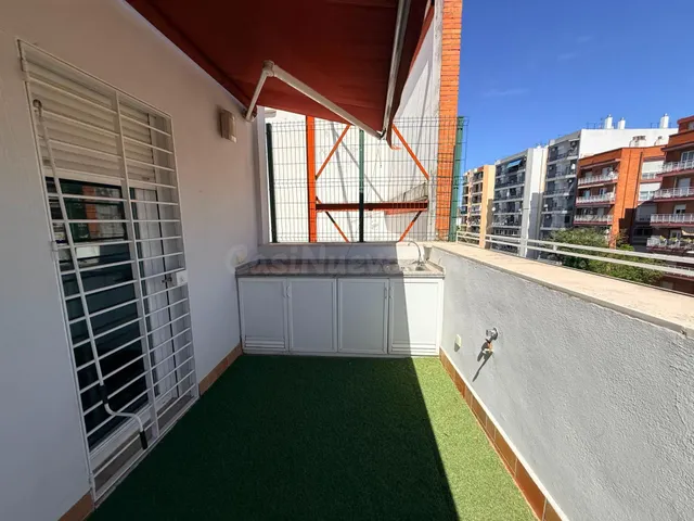 ATICO CON TERRAZA DE 25 M2 TOTALMENTE REFORMADO - foto 2