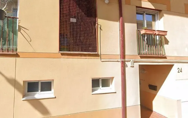 SE VENDE piso OKUPADO en C Pozo Nieve 24 de Campo Real (Madr