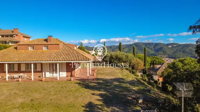 Espectacular casa con con 6.000m2 de parcela e impresionantes vistas al mar — 7