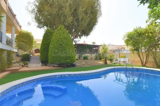 Villa de Lujo independiente, 5 dormitorios, 4 baños, piscina - foto 3