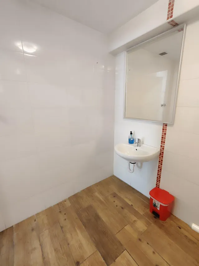Excelente local reformado en venta — 17