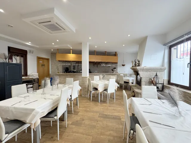 HOSTAL RESTAURANTE EN PLENO CASCO ANTIGUO DE CANDELEDA — 10