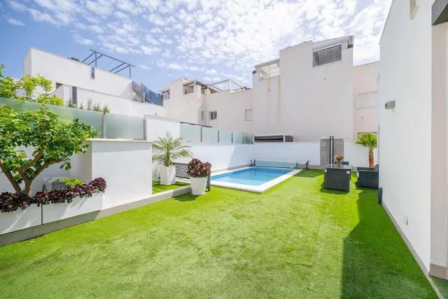 Villa 5 habitaciones 194m² en venta - Aguas Nuevas — 41