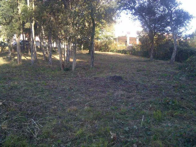 A 7 KM DE LA PLAYA DE BLANES --  se venden parcela — 26