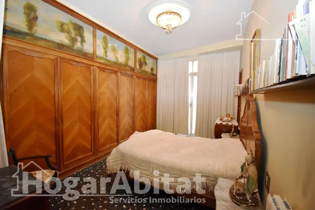 Casa semireformada con garaje y dos terrazas, en el centro — 30