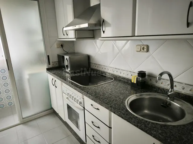 Piso ideal para estudiantes en Calle Javier de Burgos – Zona - foto 4