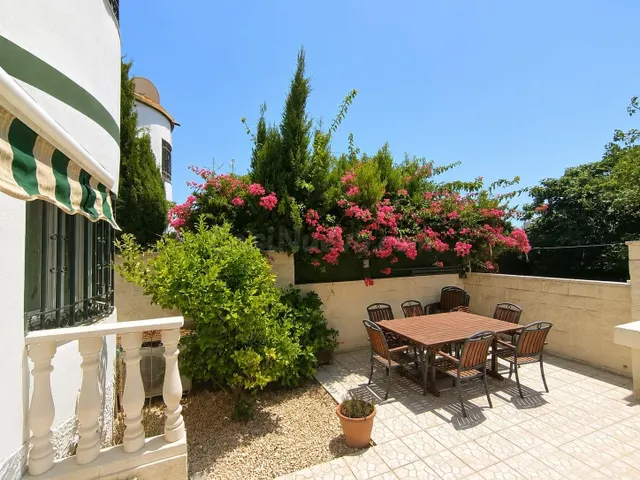 Bungalow adosado con amplias terrazas, 5 dormitorios y gran  - foto 5