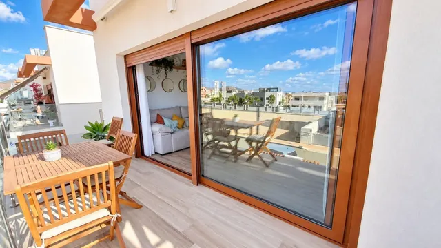 ¡¡en el alamillo a 150 metros del mar!! 2 hab + solárium con jacuzzi y vistas 360º panorámicas — 2